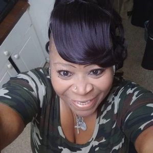 Meet your Posher, Angela